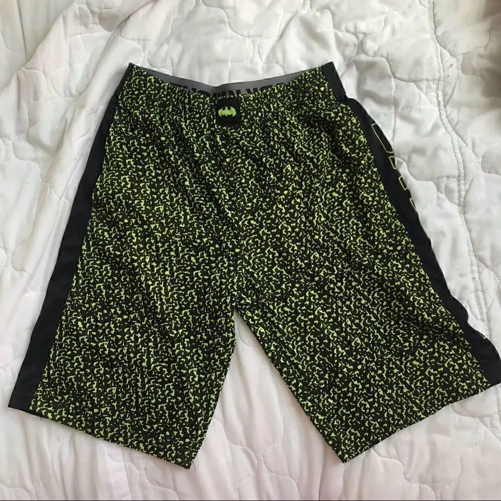 Batman boys shorts size 10 - Picture 2 of 3